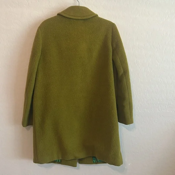 Vintage 1960s Dark Chartreuse Wool Coat Size Medium. - Picture 8 of 15